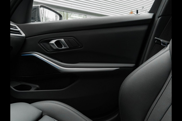 BMW 3 Serie Touring 330e M-Sport - Long Range - Trekhaak - Getint Glas - Comfort Access