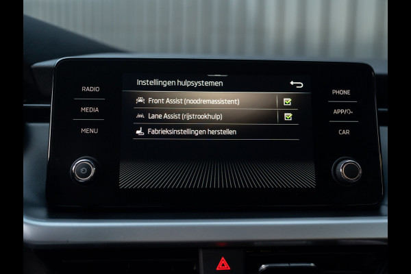 Škoda SCALA 1.0 TSI Style | Stoelverwarming | Apple Carplay/ Android Auto | Prijs Rijklaar!!