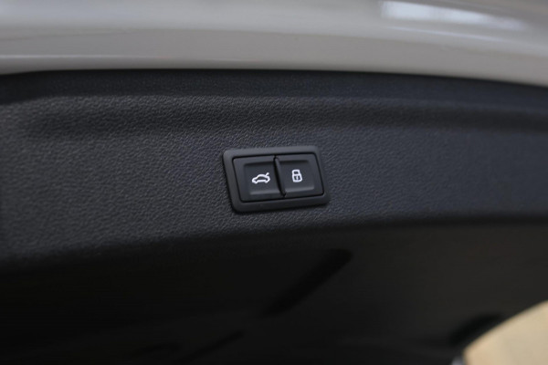 Audi A6 AVANT 55 TFSI Quattro S-Line *Pano*B&O Advanced*Achteras besturing*Soft-Close*