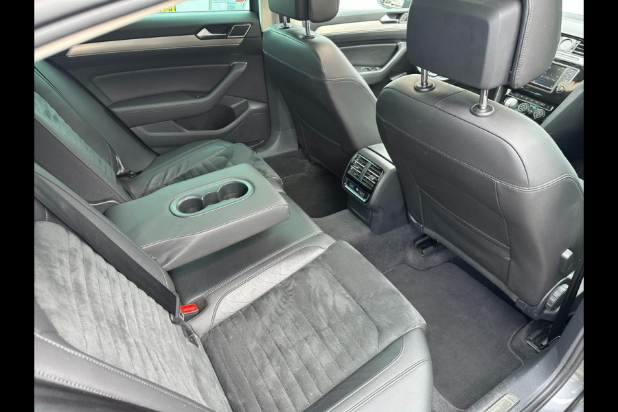 Volkswagen Passat 2.0 TDI Business Edition R l ACC l PANO l XENON
