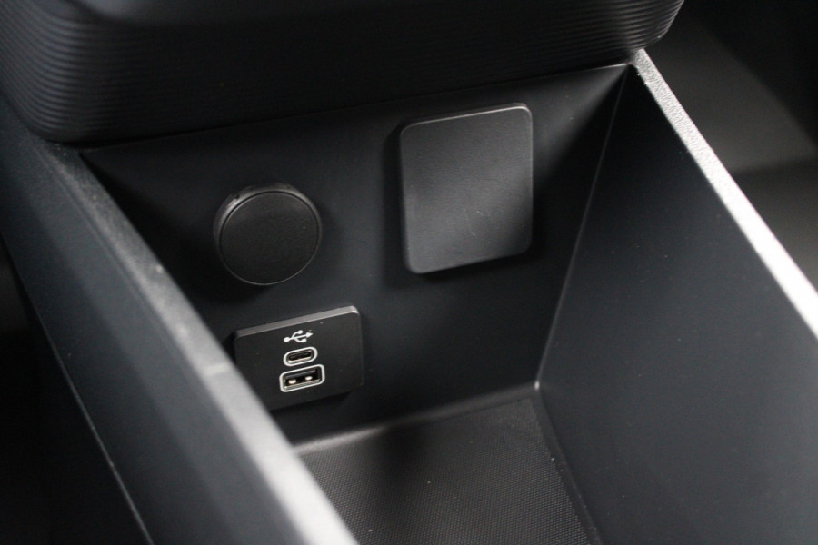 Ford E-Transit Cour. Trend 44 kWh 136pk - Stoel/Stuurverwarming - Camera - Cruise - Carplay/Android - Rijklaar