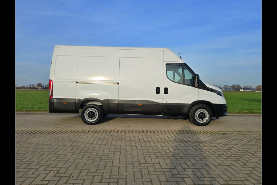 Iveco Daily 35S14V 2.3 352L H2 - 140 Pk - Climate Control - Cruise Control