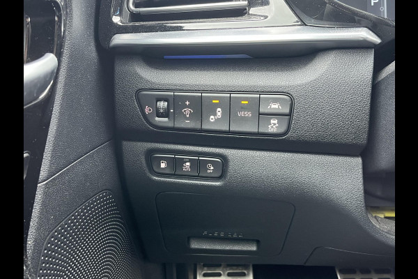 Kia Niro 1.6 GDi PHEV ExecutiveLine PLUG-IN HYBRIDE | 38.000 KM !! |  SCHUIFDAK | JBL AUDIO |  ELEKTRISCHE STOELEN MET GEHEUGEN | STOELVENTILATIE & VERWARMING | LEREN BEKLEDING | STUURWIELVERWARMING |  AFN. TREKHAAK | ALL SEASON BANDEN | KIA DEALER ONDERHOUDEN
