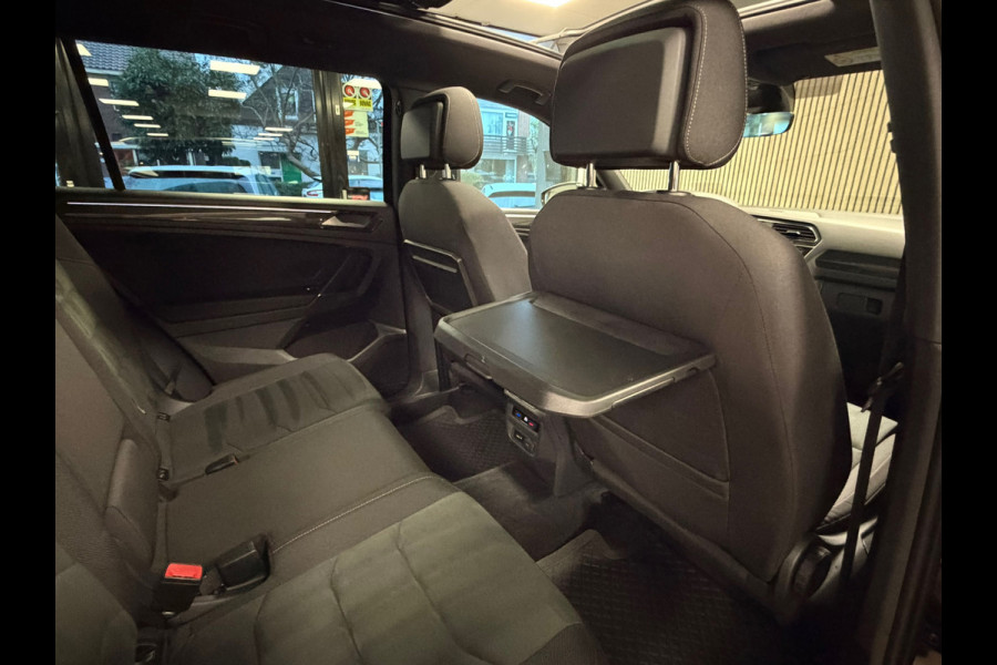 Volkswagen Tiguan Allspace 1.4 TSI Highline150PK DSG BNS R-LINE PANO NAVI CAMERA LED TREKHAAK 19 INCH Carplay