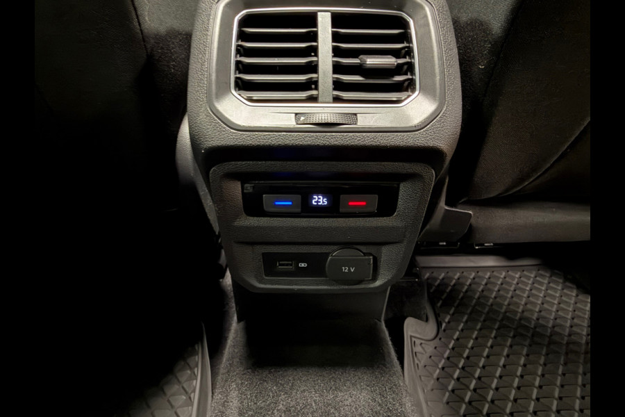 Volkswagen Tiguan Allspace 1.4 TSI Highline150PK DSG BNS R-LINE PANO NAVI CAMERA LED TREKHAAK 19 INCH Carplay