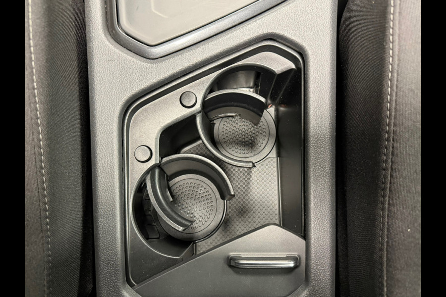 Volkswagen Tiguan Allspace 1.4 TSI Highline150PK DSG BNS R-LINE PANO NAVI CAMERA LED TREKHAAK 19 INCH Carplay