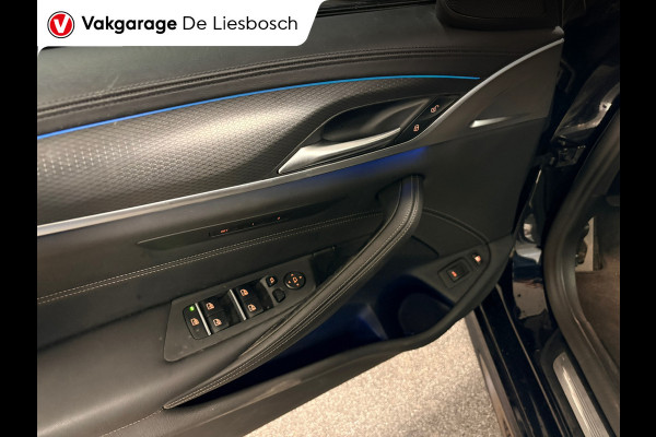 BMW 5 Serie Touring 530e xDrive High Executive M-sport / leer / pano / navi / head-up / Apple carplay