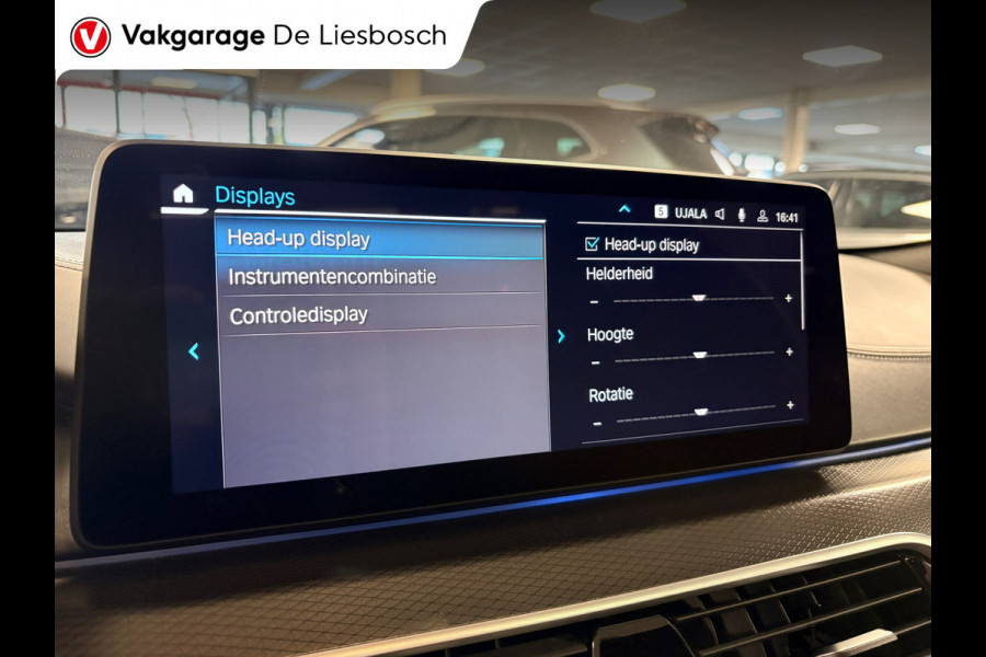 BMW 5 Serie Touring 530e xDrive High Executive M-sport / leer / pano / navi / head-up / Apple carplay