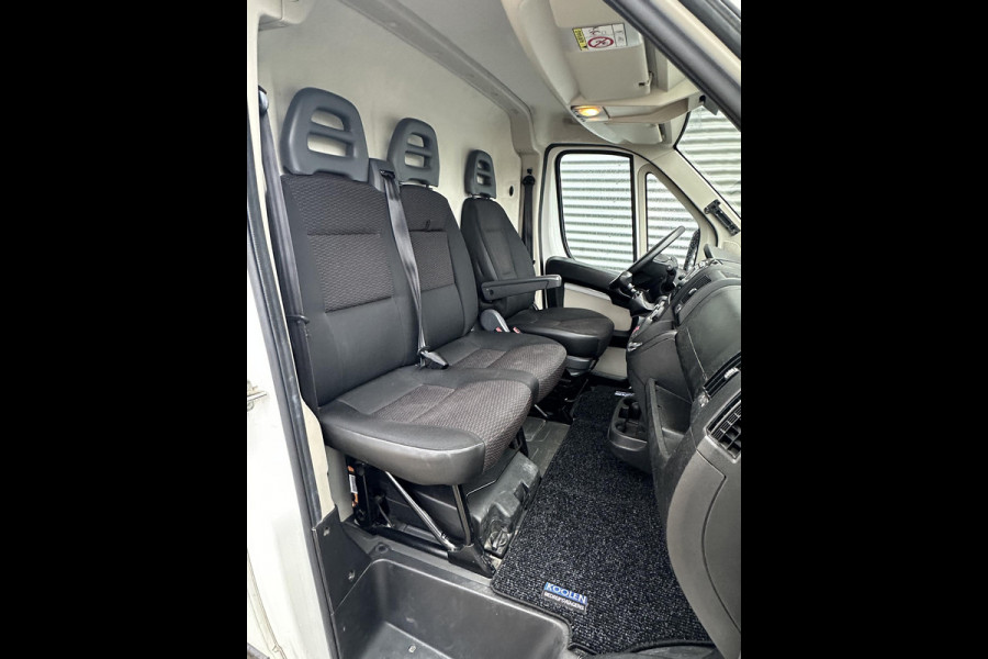 Peugeot Boxer 335 2.0 BlueHDI L3H2 Bus met laadklep