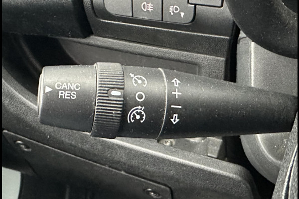 Peugeot Boxer 335 2.0 BlueHDI L3H2 Bus met laadklep