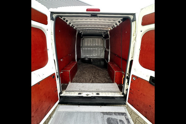 Peugeot Boxer 335 2.0 BlueHDI L3H2 Bus met laadklep