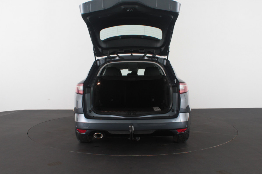Renault Mégane Estate 1.3 TCe Limited Trekhaak/Camera/All season banden/parkeersensoren voor en achter