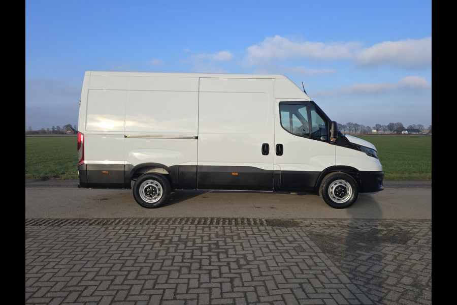 Iveco Daily 35S14V 2.3 352L H2 - 140 Pk - Euro 6 - Airco - Cruise Control
