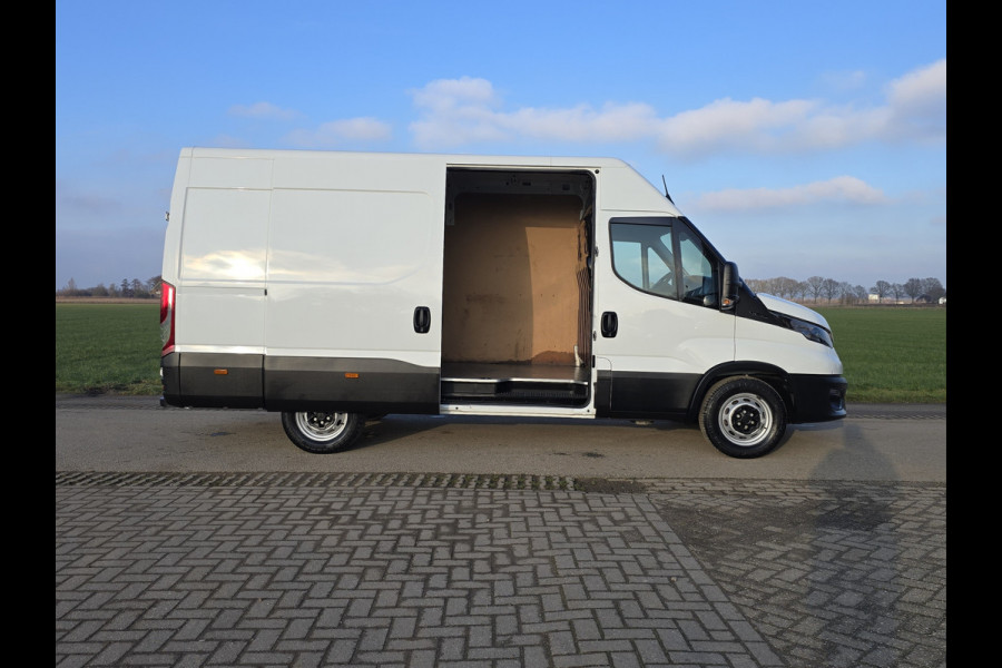 Iveco Daily 35S14V 2.3 352L H2 - 140 Pk - Euro 6 - Airco - Cruise Control