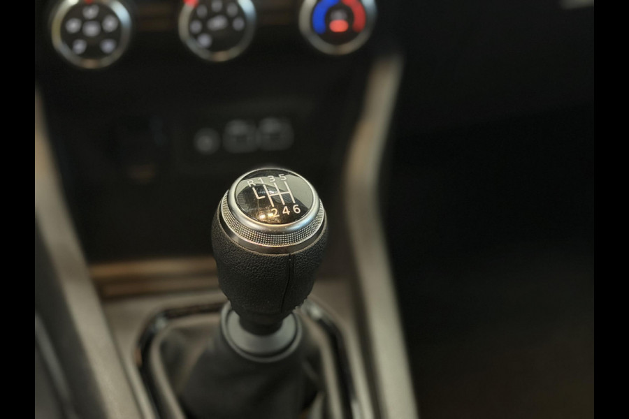 Renault Clio 1.0 TCe 90 Equilibre Airco Navi Cruise Control Full LED Carplay Premium Color NL Auto met historie!