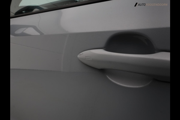 Toyota Corolla Touring Sports 2.0 Hybrid Business Plus Sport (LED,KEYLESS,STOELVERWARMING,CAMERA,ADAPTIVE CRUISE,PREMIUM KLEUR)