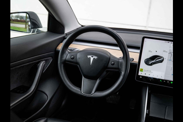 Tesla Model 3 Standard RWD Plus 60 kWh | Trekhaak | Full Autopilot | 92% SoH |