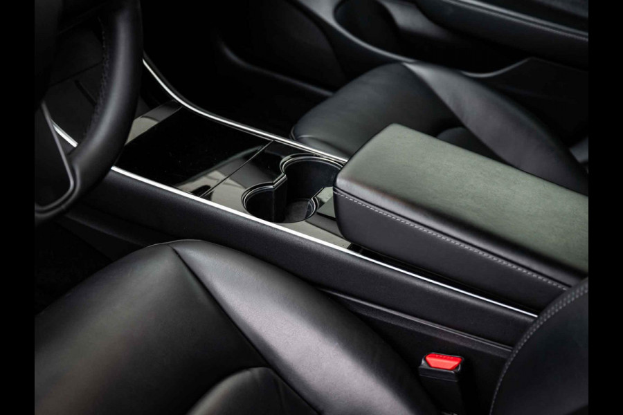 Tesla Model 3 Standard RWD Plus 60 kWh | Trekhaak | Full Autopilot | 92% SoH |