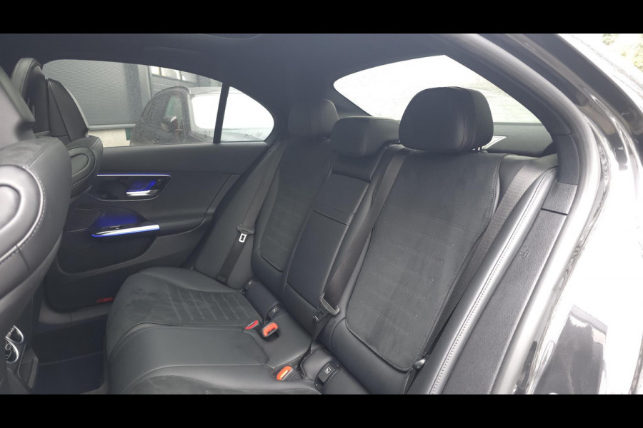 Mercedes-Benz C-Klasse 220 d AMG Line | Panorama | Sfeer | Carplay | Camera