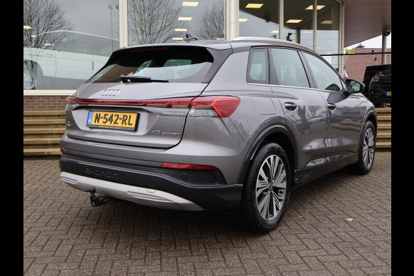 Audi Q4 e-tron 40 LAUNCH EDITION ADVANCED 77KWH + WEGKL. TREKHAAK | SPORTSTOELEN | ADAPTIVE CRUISE | CARPLAY | STOELVERW.