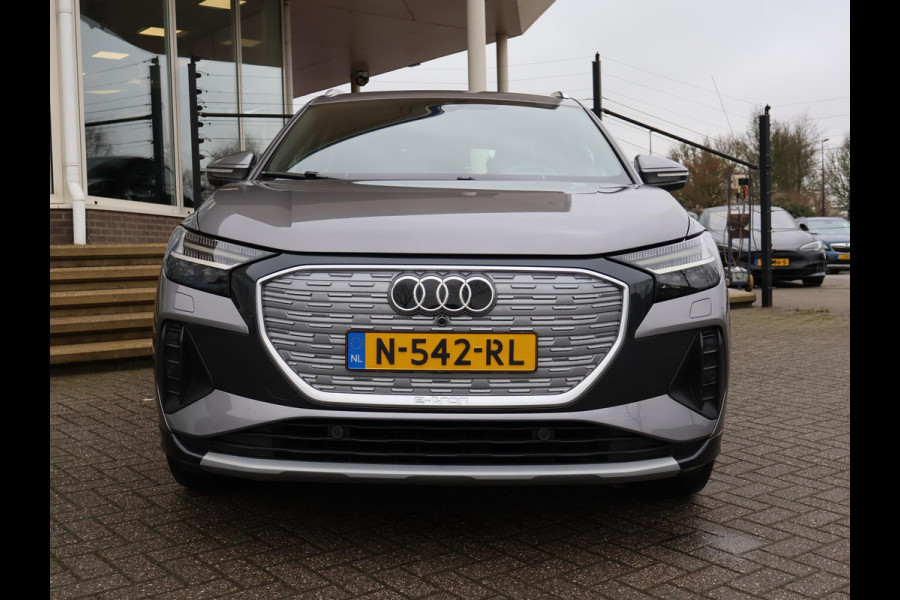 Audi Q4 e-tron 40 LAUNCH EDITION ADVANCED 77KWH + WEGKL. TREKHAAK | SPORTSTOELEN | ADAPTIVE CRUISE | CARPLAY | STOELVERW.