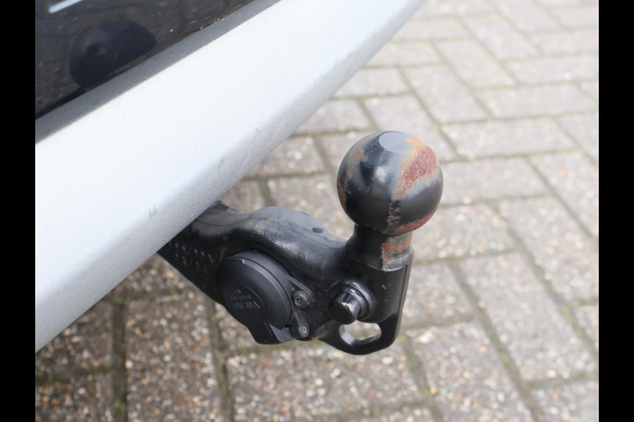 Audi Q4 e-tron 40 LAUNCH EDITION ADVANCED 77KWH + WEGKL. TREKHAAK | SPORTSTOELEN | ADAPTIVE CRUISE | CARPLAY | STOELVERW.