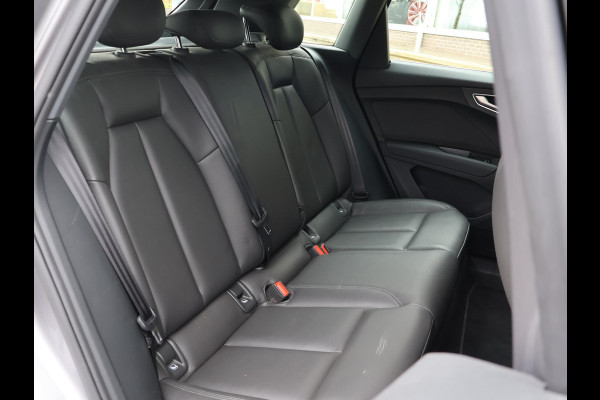 Audi Q4 e-tron 40 LAUNCH EDITION ADVANCED 77KWH + WEGKL. TREKHAAK | SPORTSTOELEN | ADAPTIVE CRUISE | CARPLAY | STOELVERW.