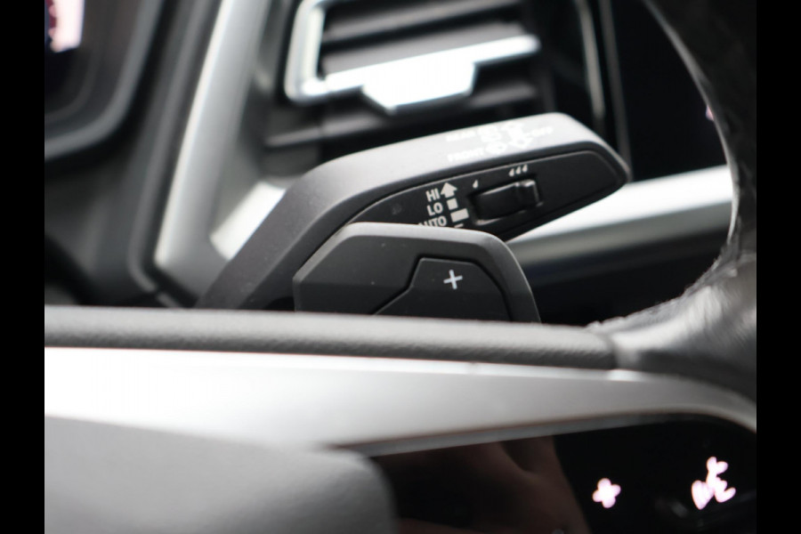 Audi Q4 e-tron 40 LAUNCH EDITION ADVANCED 77KWH + WEGKL. TREKHAAK | SPORTSTOELEN | ADAPTIVE CRUISE | CARPLAY | STOELVERW.