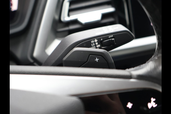 Audi Q4 e-tron 40 LAUNCH EDITION ADVANCED 77KWH + WEGKL. TREKHAAK | SPORTSTOELEN | ADAPTIVE CRUISE | CARPLAY | STOELVERW.