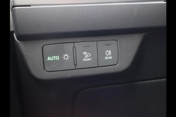 Audi Q4 e-tron 40 LAUNCH EDITION ADVANCED 77KWH + WEGKL. TREKHAAK | SPORTSTOELEN | ADAPTIVE CRUISE | CARPLAY | STOELVERW.