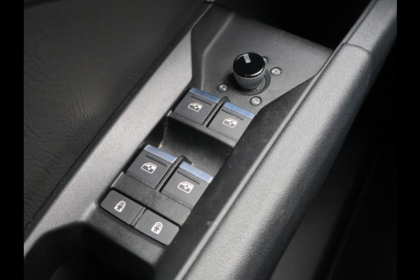 Audi Q4 e-tron 40 LAUNCH EDITION ADVANCED 77KWH + WEGKL. TREKHAAK | SPORTSTOELEN | ADAPTIVE CRUISE | CARPLAY | STOELVERW.