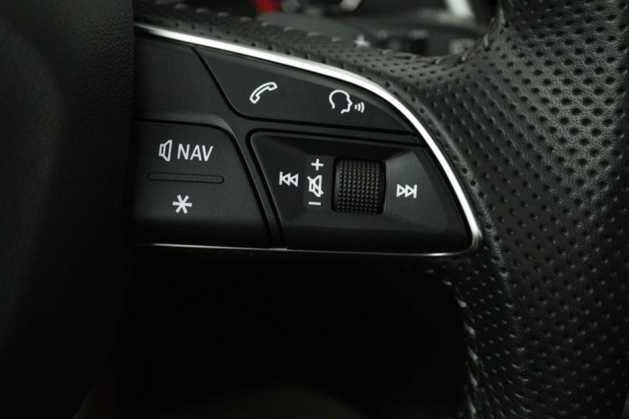 Audi Q5 55 TFSI e quattro Competition (PANORAMADAK, TREKHAAK, STOELVERWARMING, ACHTERUITRIJCAMERA, SFEERVERLICHTING, DIGI COCKPIT)