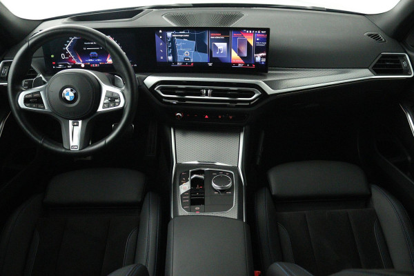 BMW 3 Serie 318i (STOELVERWARMING, STUURVERWARMING, ACHTERUITRIJCAMERA, PARKEERSENSOREN, NAVIGATIE)