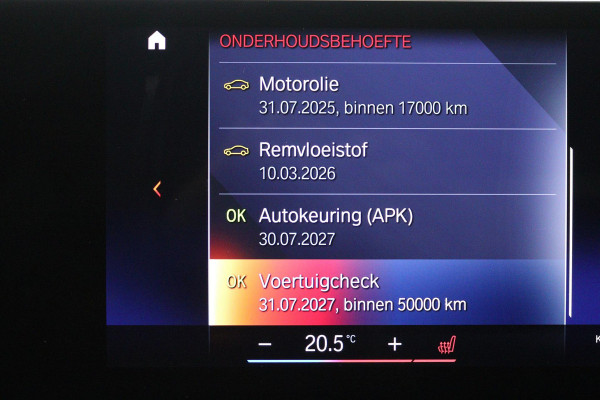 BMW 3 Serie 318i (STOELVERWARMING, STUURVERWARMING, ACHTERUITRIJCAMERA, PARKEERSENSOREN, NAVIGATIE)