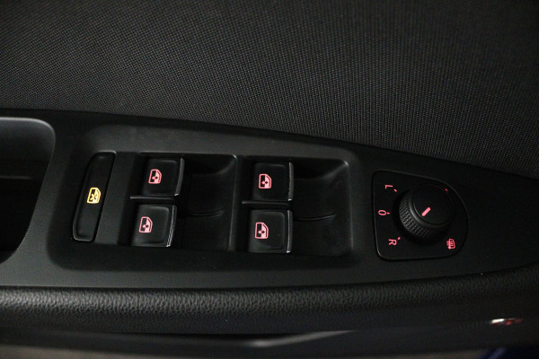 Seat Leon 1.4 EcoTSI FR Business Intense (NAVIGATIE, CARPLAY NAVIGATIE, DIGITALE COCKPIT, PARKEERSENSOREN)