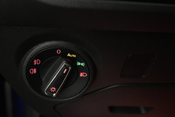 Seat Leon 1.4 EcoTSI FR Business Intense (NAVIGATIE, CARPLAY NAVIGATIE, DIGITALE COCKPIT, PARKEERSENSOREN)