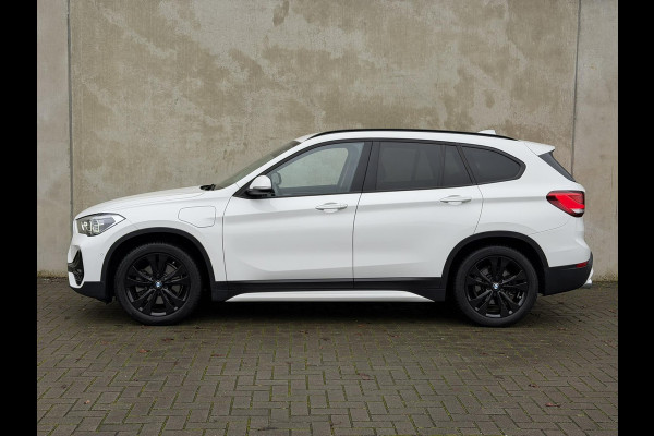 BMW X1 XDrive25e Sport Line Camera Trekhaak Elek. achterklep