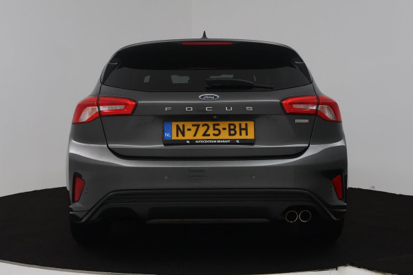 Ford Focus 1.0 EcoBoost Titanium Business (NAVIGATIE, CARPLAY, PARKEERSENSOREN, ACHTERUITRIJCAMERA, NL-AUTO)