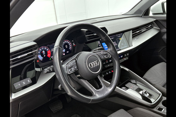 Audi A3 Limousine 35 TFSI Business edition (PANORAMADAK, NAVI, LED, CARPLAY, VIRTUAL COCKPIT, 1e EIGENAAR, GOED ONDERHOUDEN)