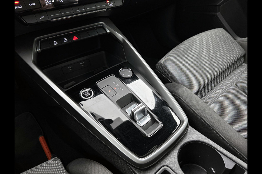 Audi A3 Limousine 35 TFSI Business edition (PANORAMADAK, NAVI, LED, CARPLAY, VIRTUAL COCKPIT, 1e EIGENAAR, GOED ONDERHOUDEN)