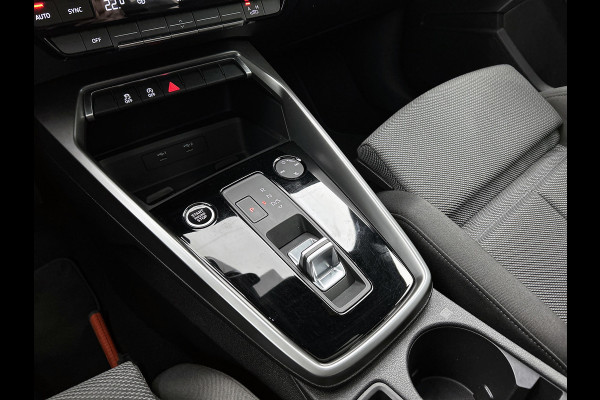 Audi A3 Limousine 35 TFSI Business edition (PANORAMADAK, NAVI, LED, CARPLAY, VIRTUAL COCKPIT, 1e EIGENAAR, GOED ONDERHOUDEN)