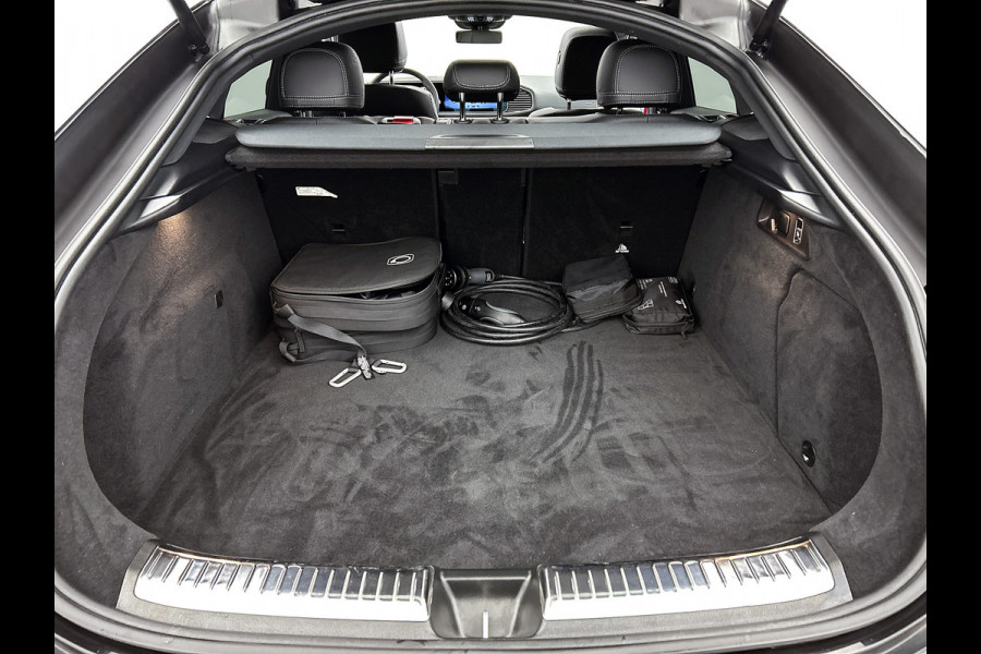 Mercedes-Benz GLE Coupé Mercedes-AMG 53 Hybrid 4MATIC+ Premium Plus Trekhaak | Panorama Schuif-Kanteldak | AMG Night Pakket | Distronic | Parkeerpakket met 360°-camera | Lederen Bekleding. Inclusief 24 maanden MB Certified garantie voor Europa.