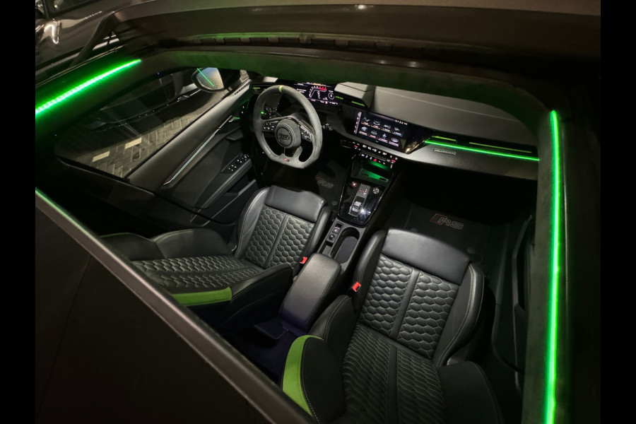 Audi RS3 Limousine 2.5 TFSI quattro Pano|Ceramic|HuD|B&O|VOL