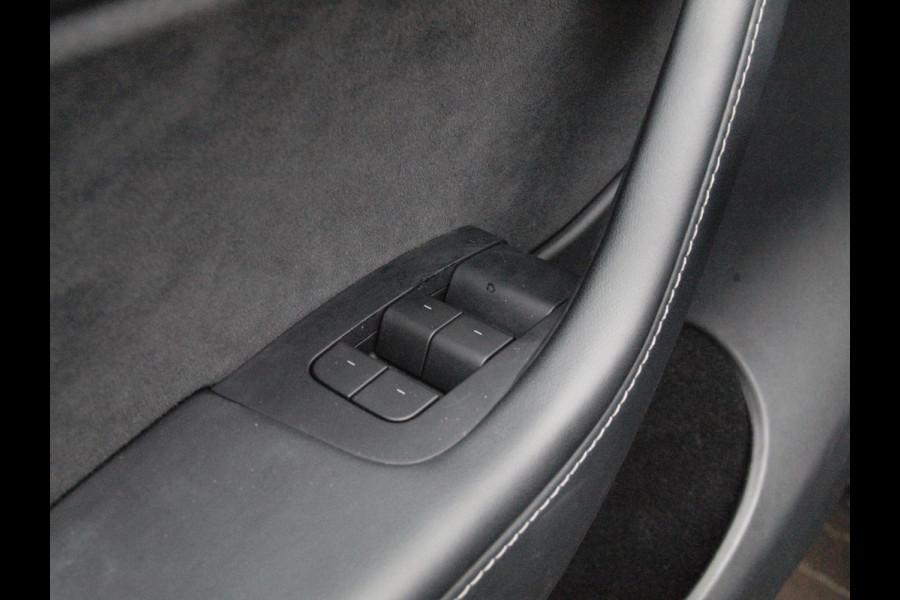 Tesla Model Y Long Range AWD 75 kWh | Panoramadak | Camera | Apple Carplay | Cruise Control |