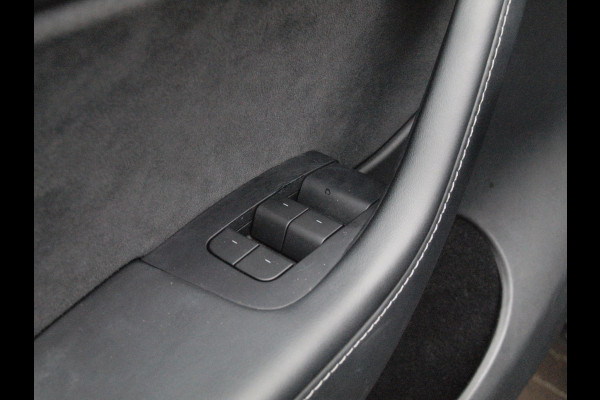 Tesla Model Y Long Range AWD 75 kWh | Panoramadak | Camera | Apple Carplay | Cruise Control |