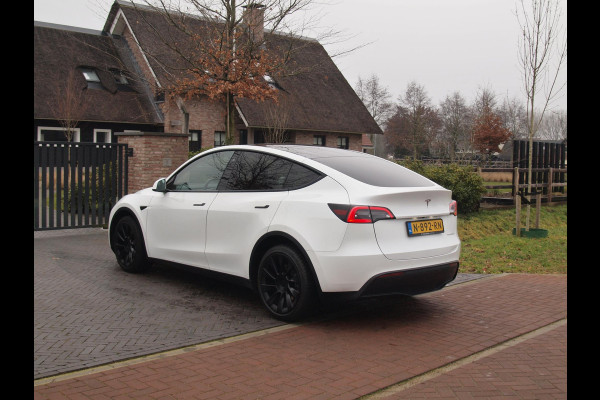 Tesla Model Y Long Range AWD 75 kWh | Panoramadak | Trekhaak | Camera | Apple Carplay | Cruise Control |