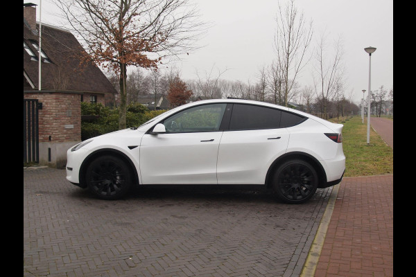 Tesla Model Y Long Range AWD 75 kWh | Panoramadak | Trekhaak | Camera | Apple Carplay | Cruise Control |
