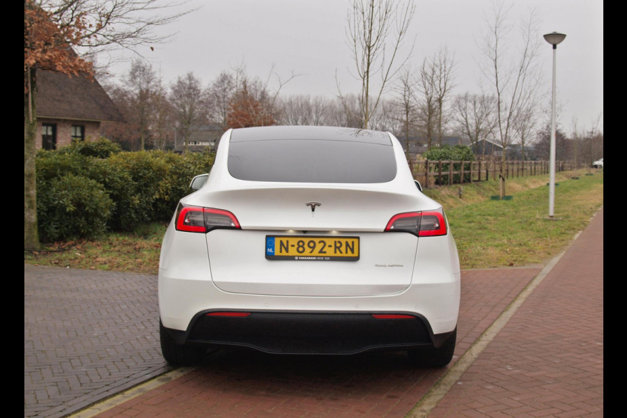 Tesla Model Y Long Range AWD 75 kWh | Panoramadak | Trekhaak | Camera | Apple Carplay | Cruise Control |