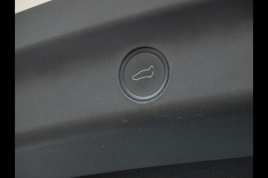 Tesla Model Y Long Range AWD 75 kWh | Panoramadak | Trekhaak | Camera | Apple Carplay | Cruise Control |