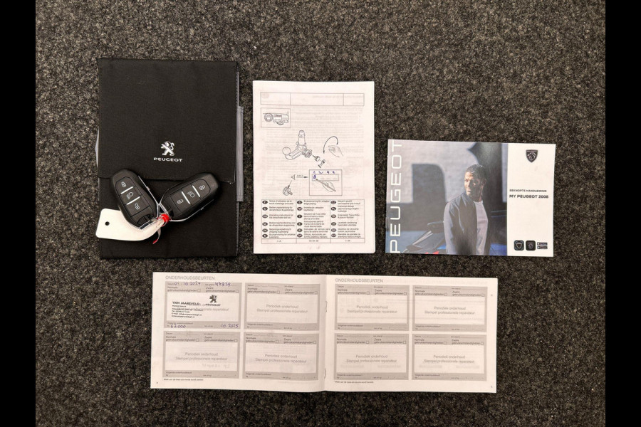Peugeot 2008 1.2 PureTech GT Pack | Origineel Nederlands |Adaptieve Cruisecotrol Laneassist Trekhaak Camera Carplay